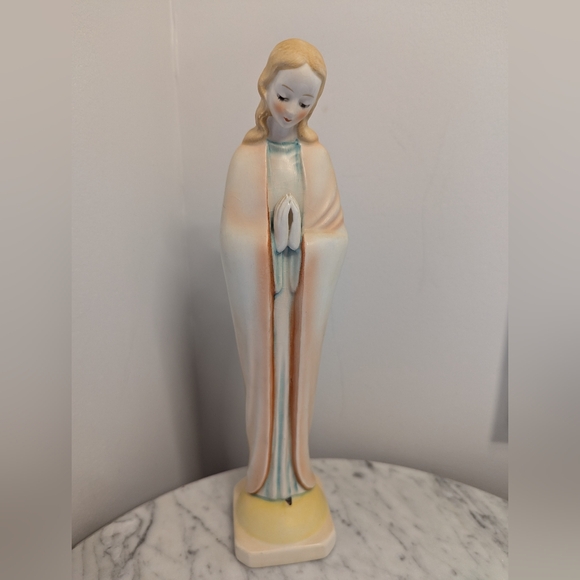 Vintage Goebel Hummel Praying Madonna Virgin Mary Figurine - Picture 7 of 9